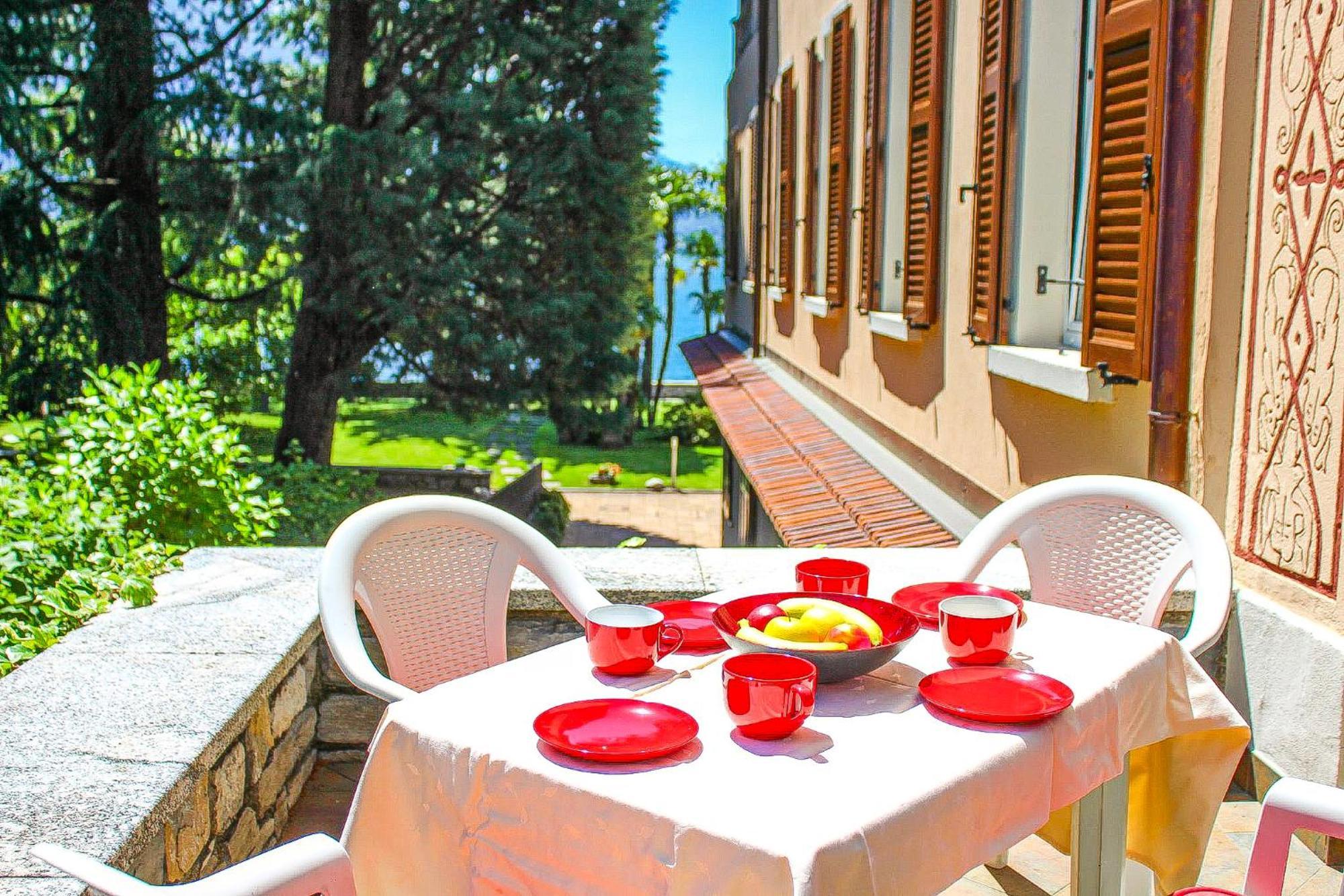 Palazzina Giardinolago Gravedona Bagian luar foto